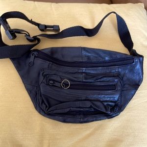 Vintage black leather waist bag/fanny pack